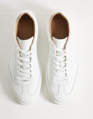Noak Made In White