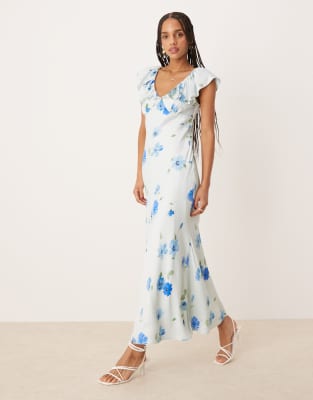 Nobody's Child - Abelia - Midikleid in Blau mit Blumenmuster und Rüschenschultern