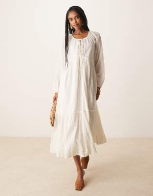 Nobody's Child - Adley - Boho-Midikleid in Weiß mit U-Ausschnitt