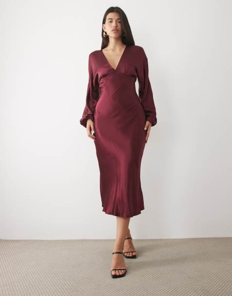 Nobody's Child Allura satin midikjole med dyb udskæring og blouson-ærmer i bordeaux - view 1