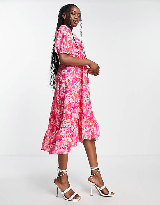 Nobody's Child – Amy – Strukturiertes Kleid mit Blumendruck in Rosa | ASOS