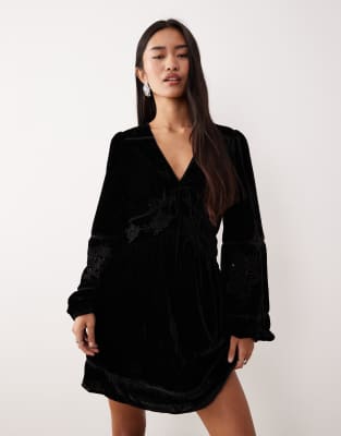 Nobody's Child Aquarius embroidered velvet mini dress in black