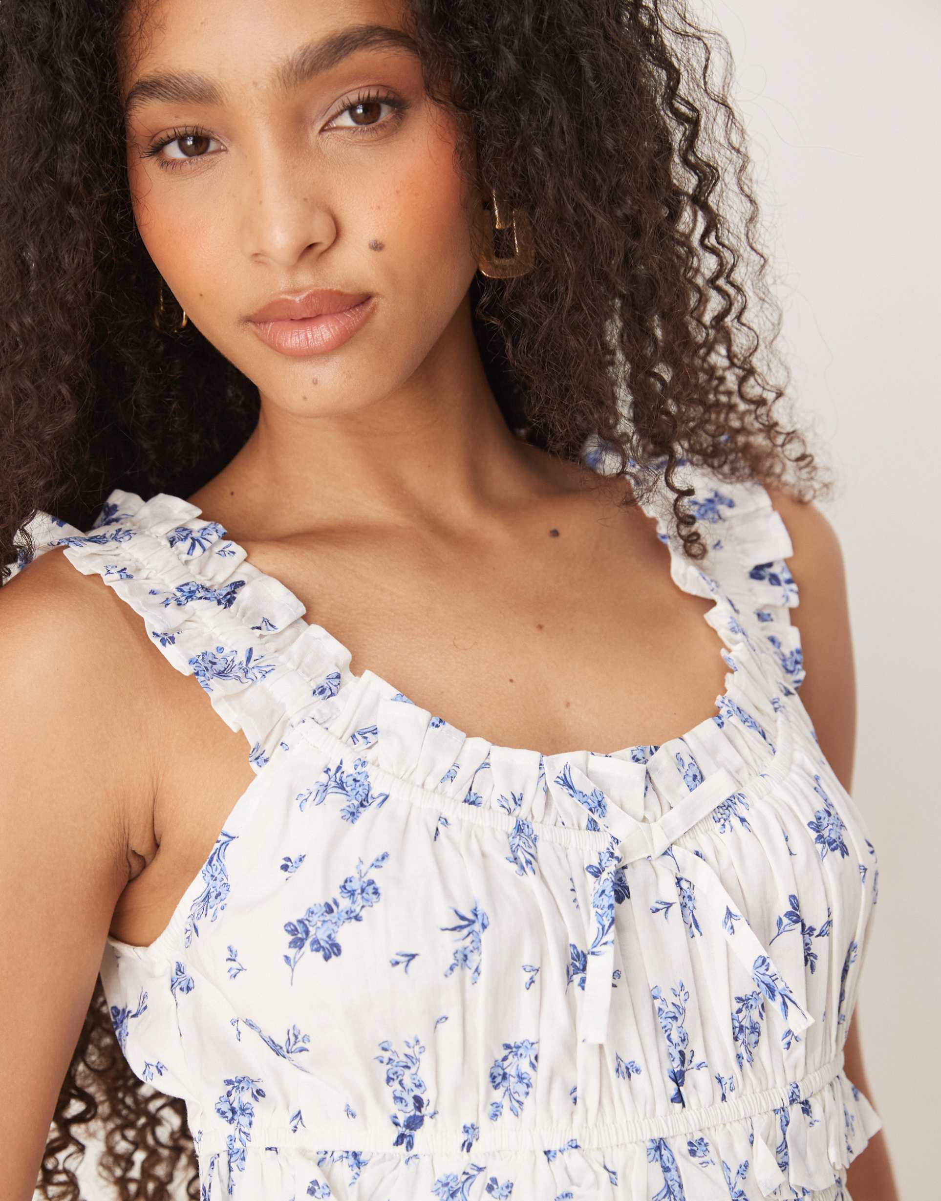 nobody's child ariel ruffle detail midi dress in white and blue floral