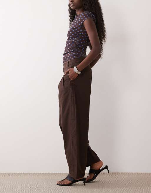 Nobody's Child - Artie - Pantalones capri marrones de pernera barrel con pinzas de sarga, 2 de 5