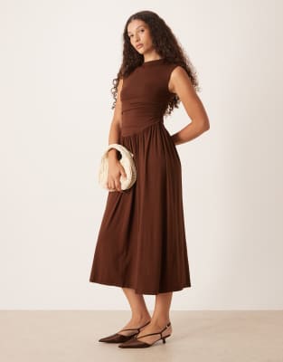 Nobody's Child Aubrey Sleeveless Midaxi Dress In Brown