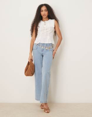 NOBODY'S CHILD BELLA SQUARE COLLAR DETAIL TOP 
