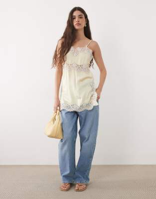 Bellah - Camisole-Oberteil in Buttermilchgelb aus mattem Satin mit Spitzendetail und verstellbaren Trägern-Weiß Weiß 44