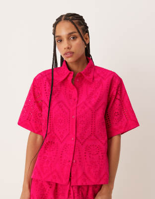 Nobody's Child - Bennie - Cropped-Hemdbluse in Rosa mit Lochstickerei, Kombiteil