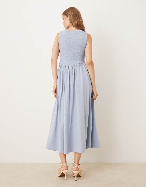 Nobody's Child – Billie – Midikleid in Staubblau mit gesmoktem Oberteil, 3 von 4