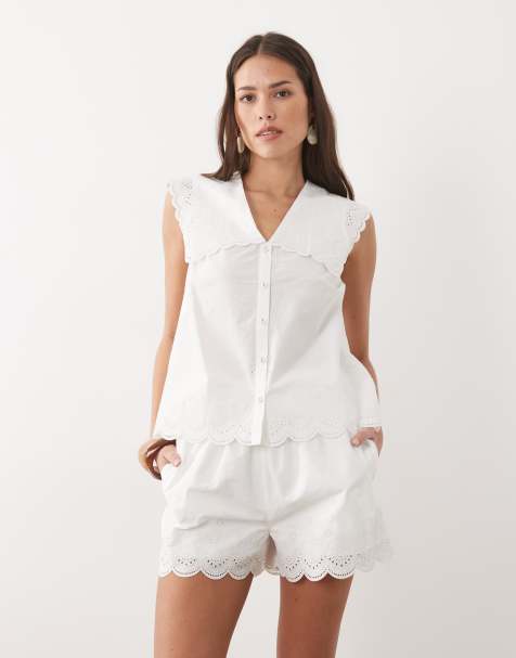 Nobody's Child – Bonnie – Bluse in Weiß mit hohem Baumwollanteil, Lochstickerei und Oversize-Kragen, Kombiteil - view 1