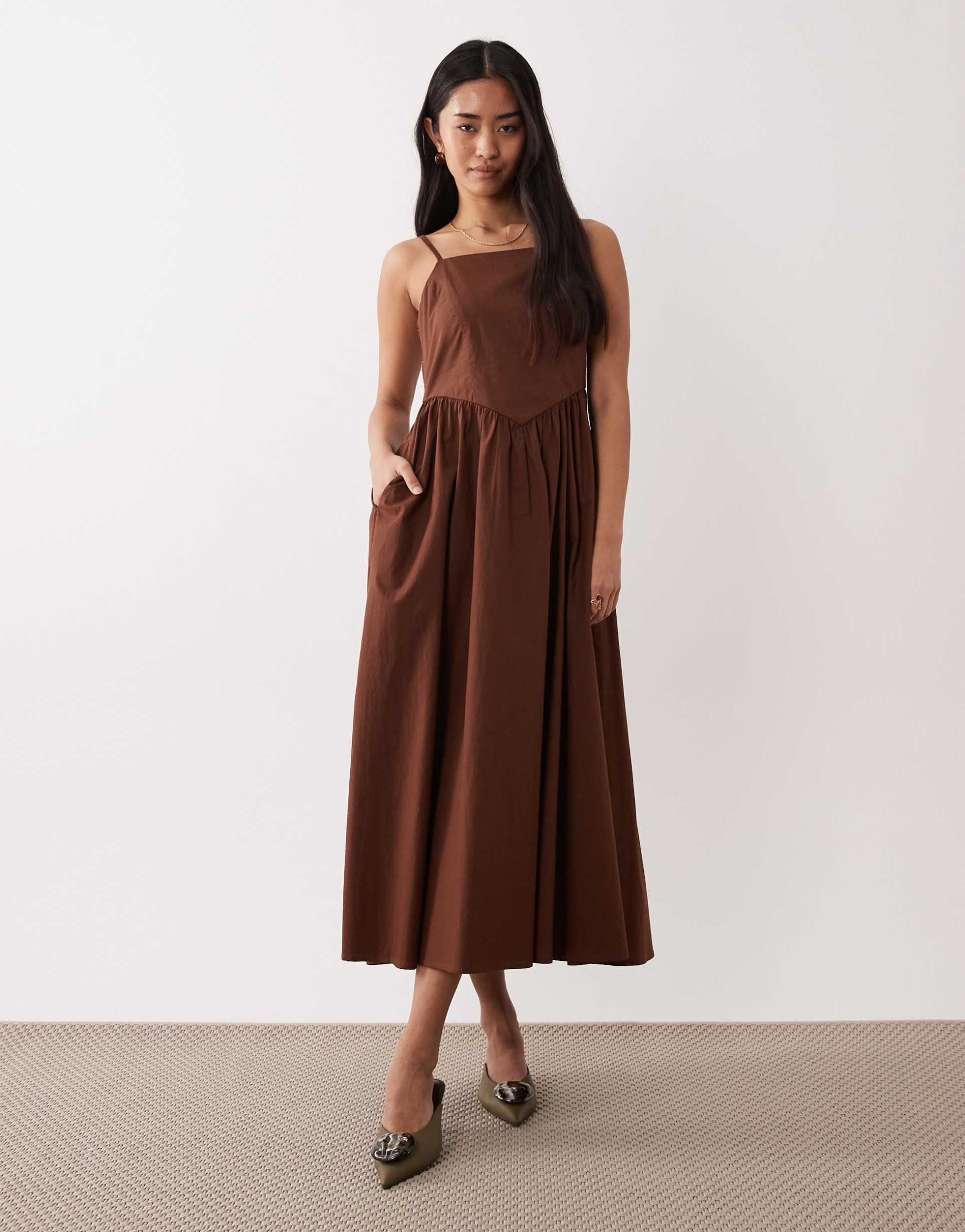 nobody's child briella sleeveless midi dress in brown