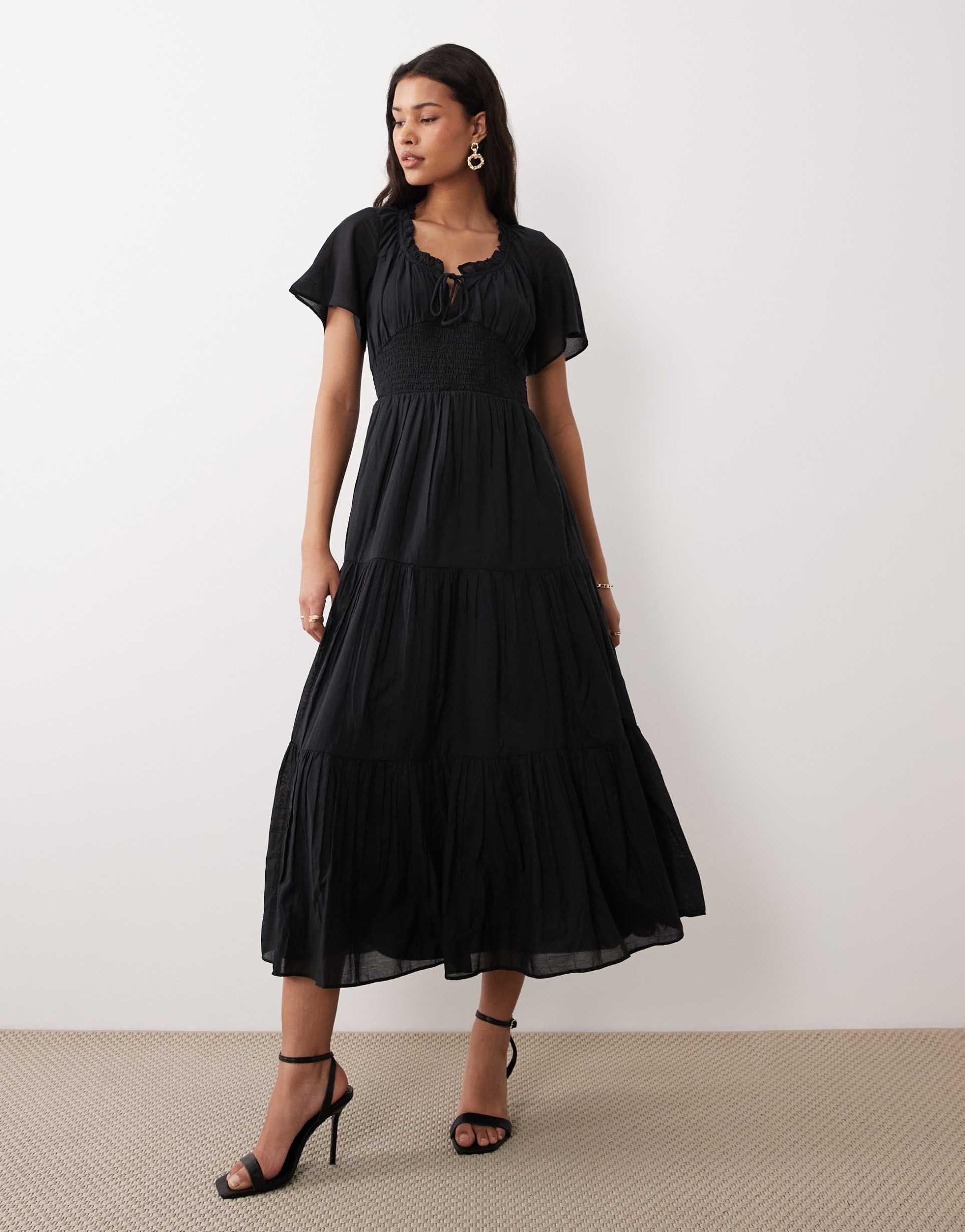nobody's child caliope cap sleeve shirred bodice detail midi dress in black
