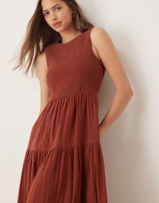 Nobody's Child Charlie Sleeveless Tiered Midi Dress In Brown