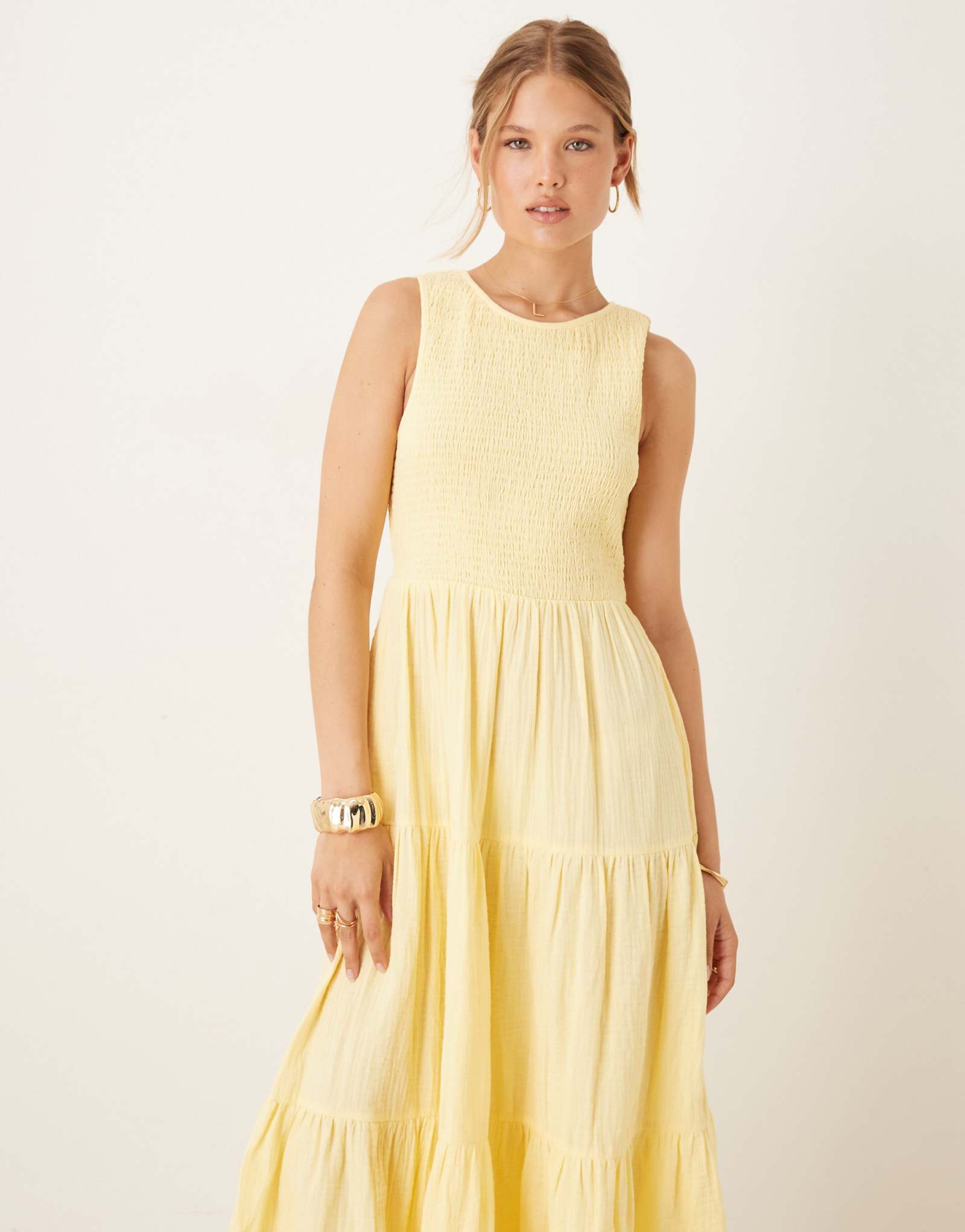 Многоуровневое миди-платье без рукавов Nobody's Child Charlie лимонного цвета