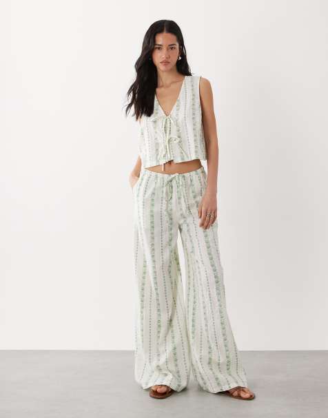 Nobody's Child - Co-ord set van top en broek met bloemenprint in groen - view 1