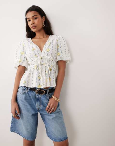 Nobody's Child Cordelia v-neck puff sleeve tie detail top in white floral - view 1