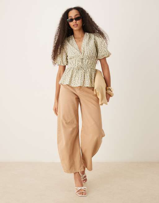 Nobody's Child Cordellia puff sleeve crop top in yellow ditsy, 2 of 4