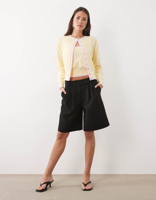 Nobody's Child crew neck constrast hem button down cardigan in yellow, 2 of 4