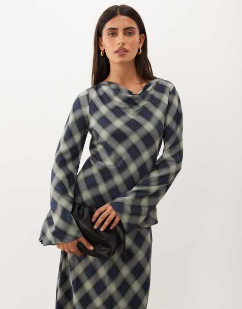 Nobody's Child Cruz satijnen top met gedrapeerde hals en lange mouwen co-ord in blauw en groen geruit - view 1