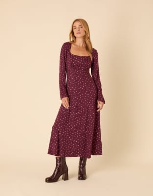 Nobody's Child - Delilah - Midikleid in Pflaume mit Polka Dots und eckigem Ausschnitt
