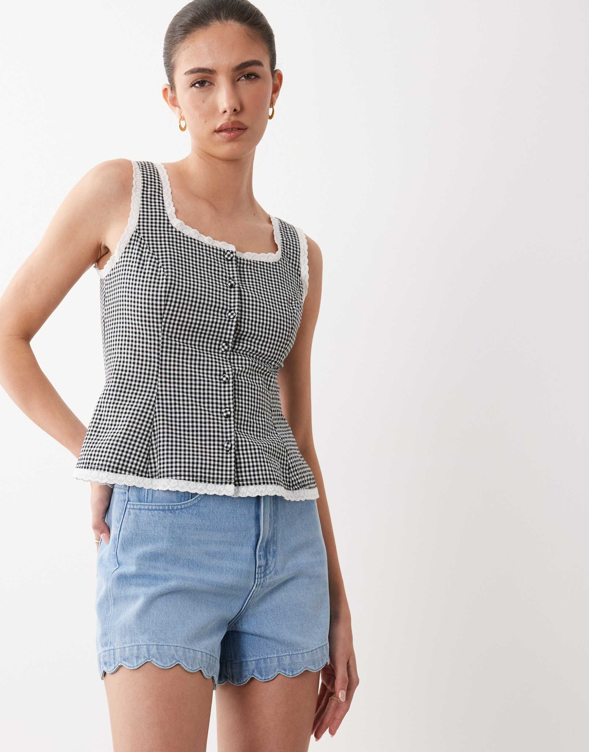 nobody's child denim scallop hem shorts in light blue wash
