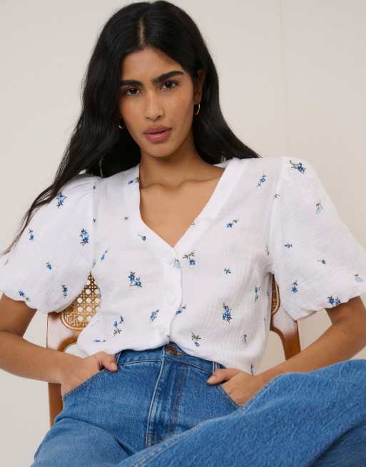 Nobody's Child Ditsy cotton floral puff sleeve top in white, 3 of 5