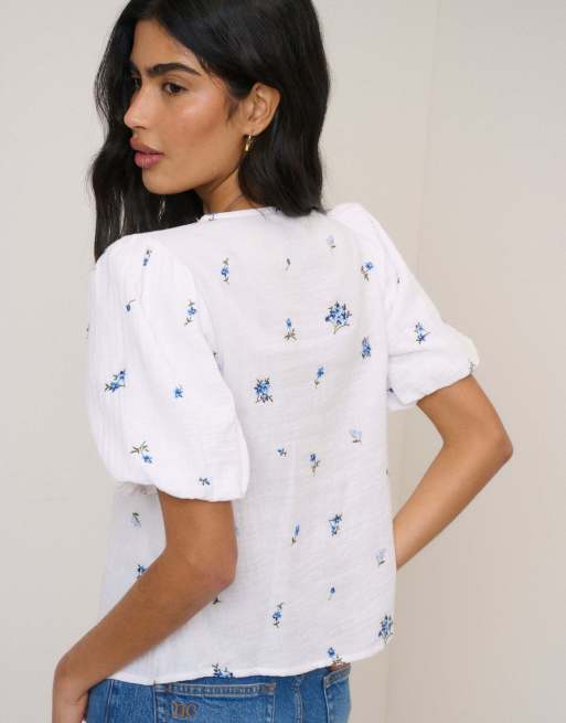 Nobody's Child Ditsy cotton floral puff sleeve top in white, 5 of 5