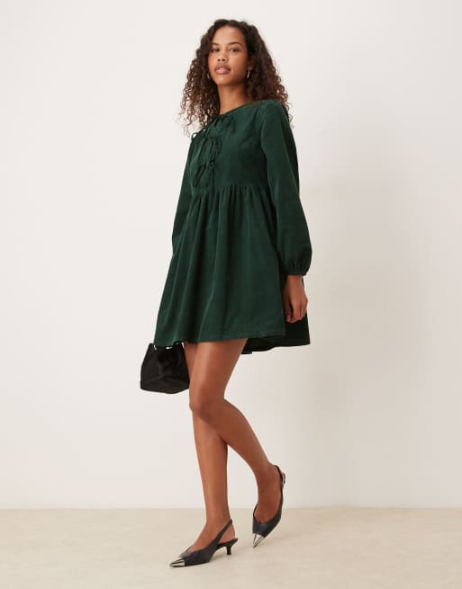 dark green smock dress Antoinette Paris Girls Green Silk Hand Smocked Dress main image 1
