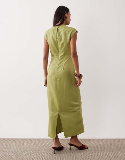 Nobody's Child – Eden – Satin-Maxikleid in Olivgrün mit Kappärmeln und Wasserfallausschnitt, 4 von 4