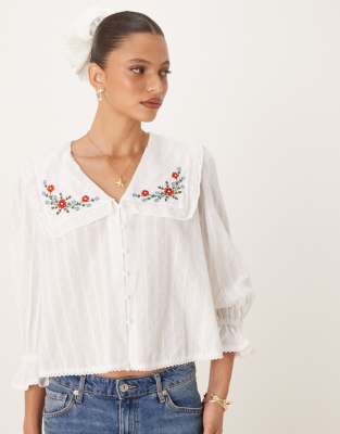 Eloise blouse with collar detail in white