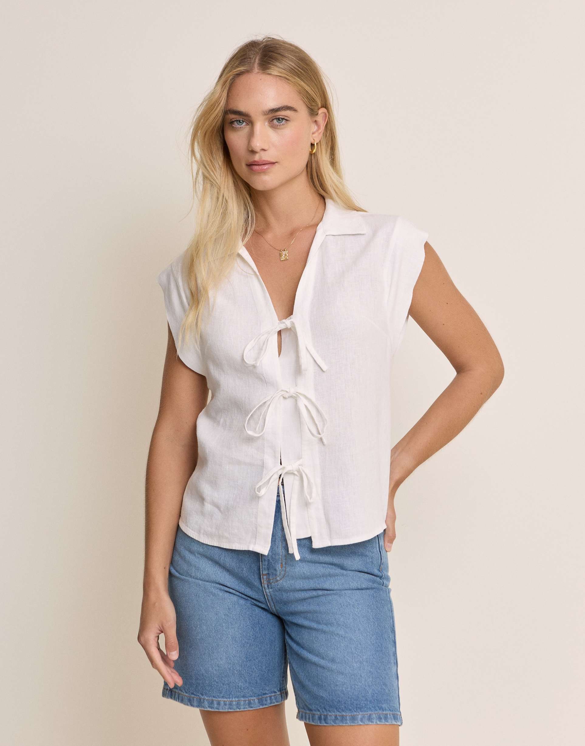 nobody's child ember linen blend collar detail tie front top in white