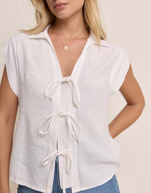 Nobody's Child Ember linen blend collar detail tie front top in white, 3 of 4