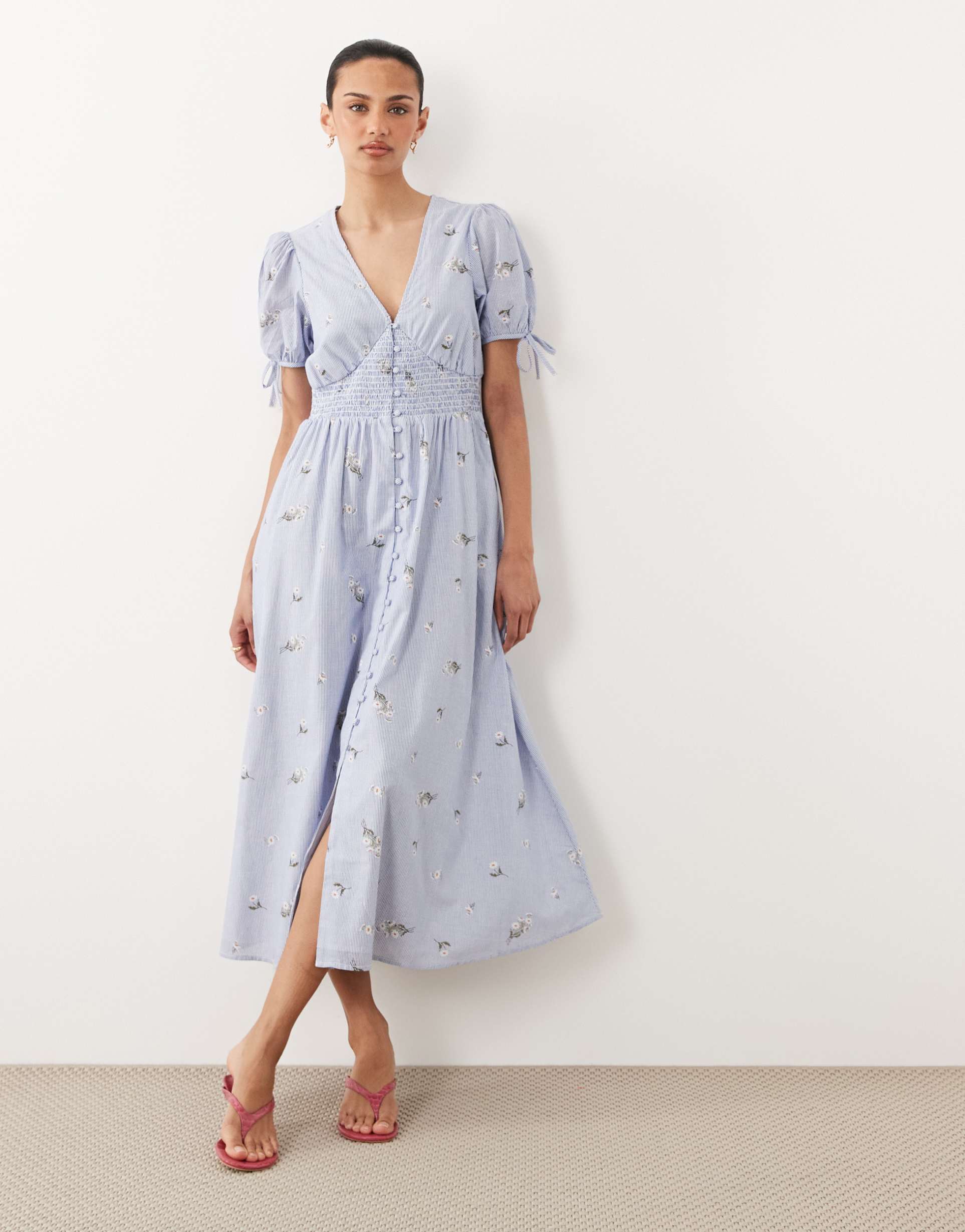 nobody's child ezra linen blend v-neck puff sleeve button down midi dress in blue floral