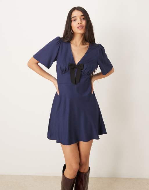 Nobody's Child - Faith - Vestito corto da giorno blu navy con fiocco a contrasto