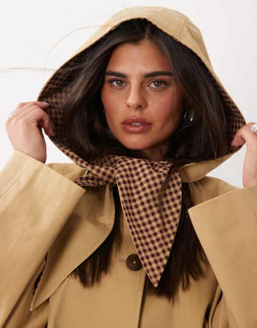 Nobody's Child - gabardina de algodón de largo medio con bufanda desmontable con capucha a cuadros vichy en beige, 4 de 4
