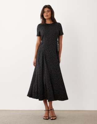 Nobody's Child Gaia Round Neck Tie Waist Detail Midi Dress In Black