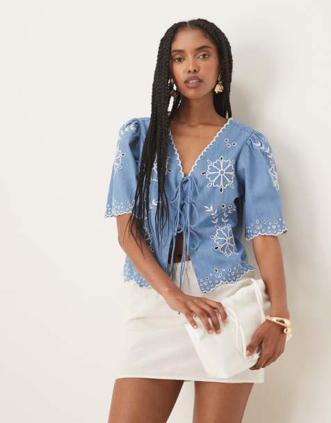 Nobody's Child - Geborduurde denim top met strikdetail in vintage wassing - view 1
