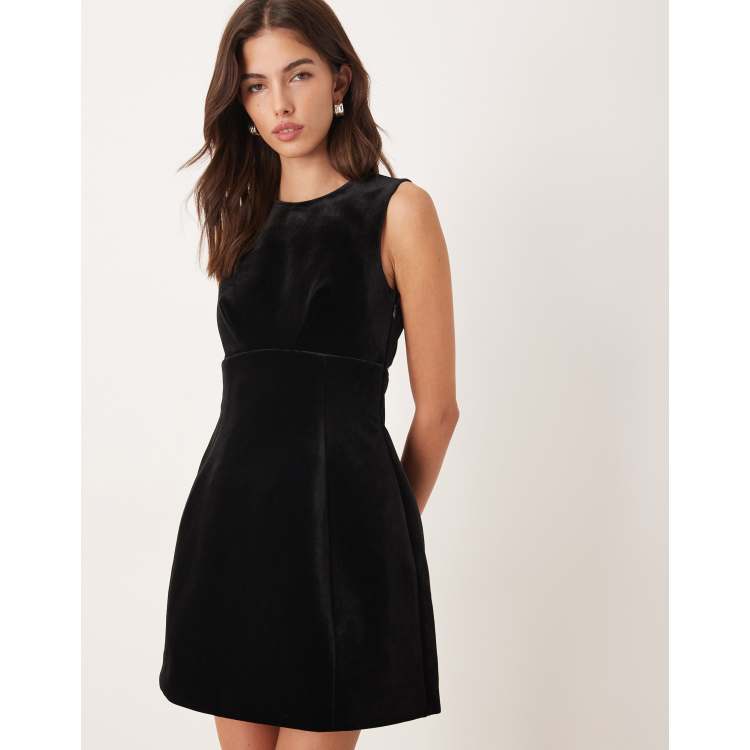 209548623-1-black?$n_750w$&wid