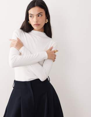 Nobody's Child - Geripptes, langärmliges Oberteil in Weiß mit Stehkragen