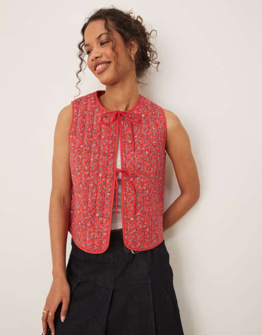 Nobody's Child - Gilet trapuntato rosso a fiorellini con dettagli allacciati