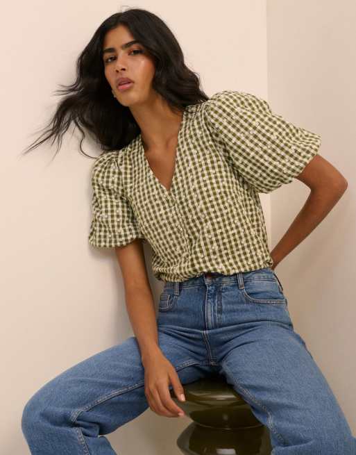 Nobody's Child Gingham embroidered puff sleeve top in green, 4 of 5