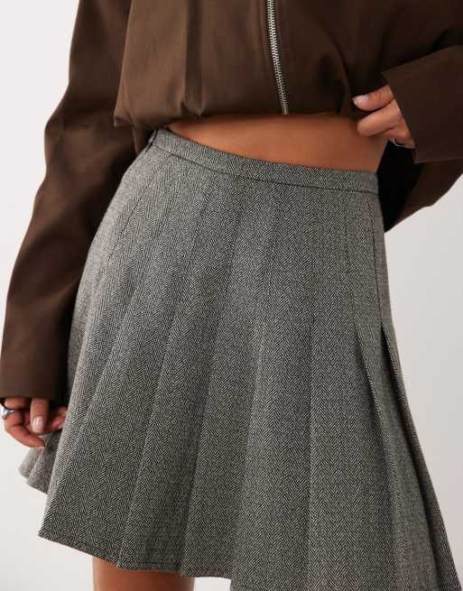 Nobody's Child herringbone high rise pleated mini skirt in grey, 2 of 5