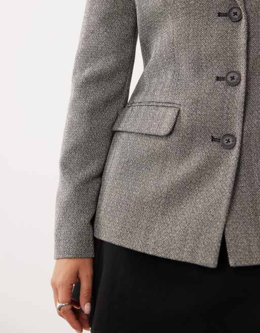 Nobody's Child herringbone padded shoulder cinched waist blazer in grey, 4 of 4