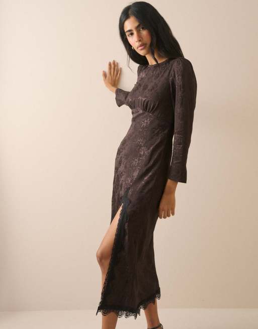 Nobody's Child Jacquard floral long sleeve jamie midi dress in brown, 5 of 5