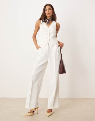 Nobody's Child Nobody's Child Jax crepe wide leg tailored trousers co-ord in white