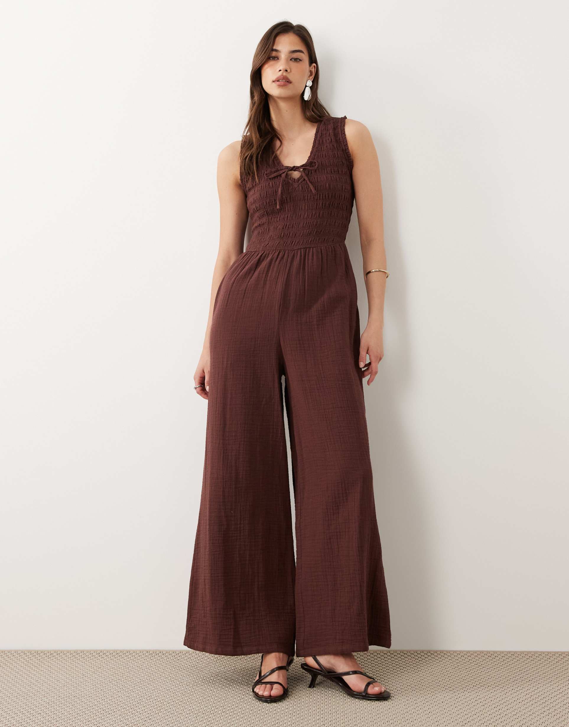 nobody's child jayda cotton v-neck shirred bodice wide leg jumpsuit in chocolate
