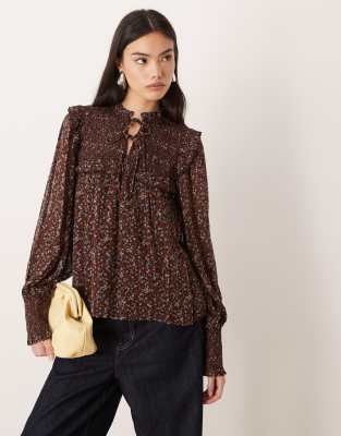 Nobody's Child - Joan - Gesmokte Bluse in Braun mit Blumenmuster-Brown