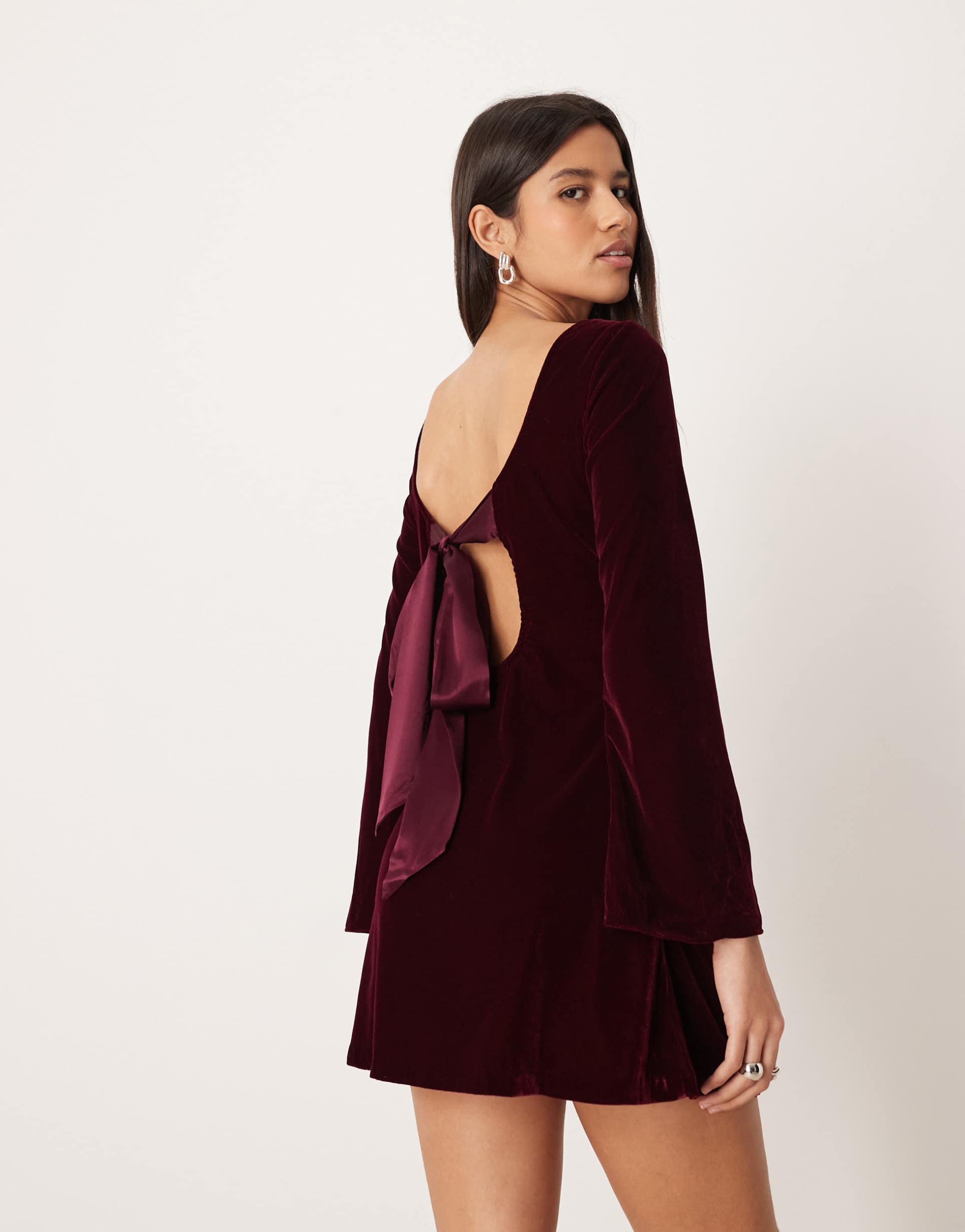 nobody's child jolene velvet tie back mini dress in burgundy