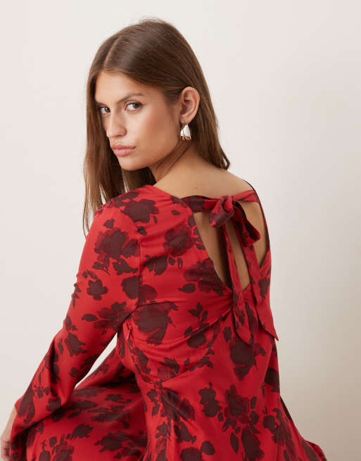 Nobody's Child – Josie – Midikleid in Rot mit Blumenmuster und V-Ausschnitt, 2 von 4