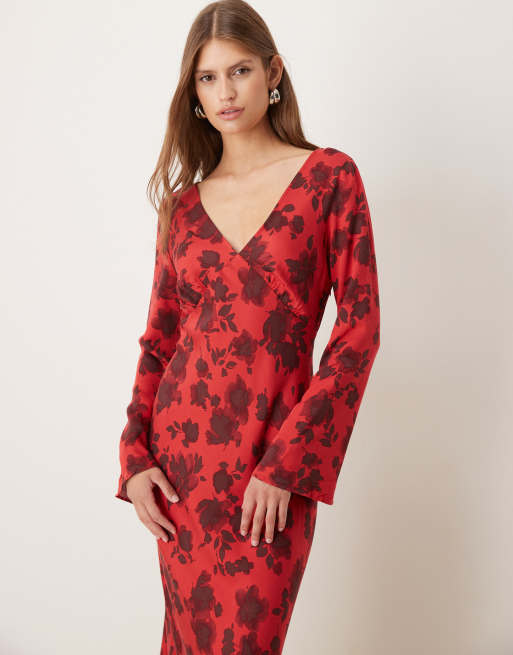 Nobody's Child – Josie – Midikleid in Rot mit Blumenmuster und V-Ausschnitt, 3 von 4